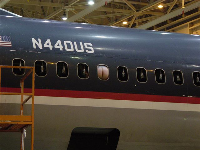 funny-crack-airplane-window.jpg